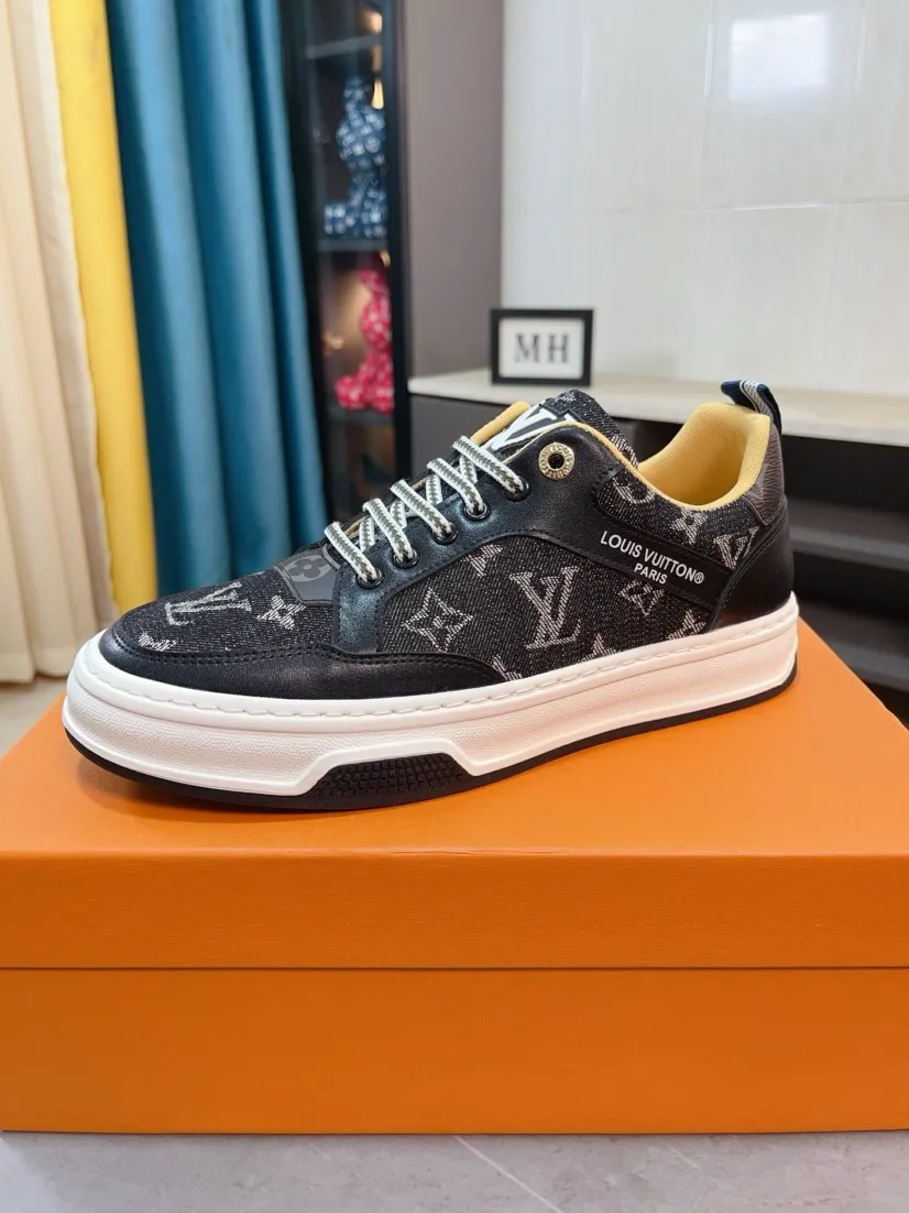 Men's shoes💰420🌹🌹[LV]🌹High-end men's shoes brand: official website 1:1 latest masterpiece: the upper is made of Italian imported first-layer cowhide with special materials➕full genuine leather lining🔥, making walking more convenient and comfortable! Exclusive new style, stunning work [color]! Create a fashionable personality to set off your uniqueness! A must-have for trendy men! Classic🔥Number: 38-44